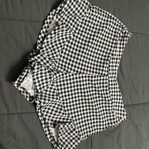 black and white plaid flowy shorts from rue 21